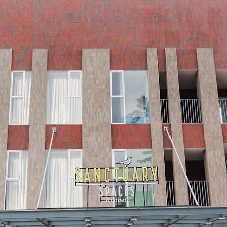 Sanctuary Spaces By Twospaces Jakarta Bagian luar foto