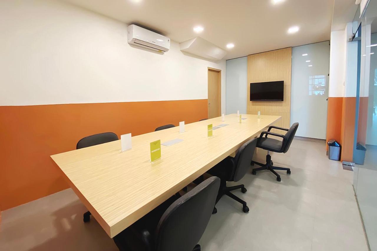 Sanctuary Spaces By Twospaces Jakarta Bagian luar foto
