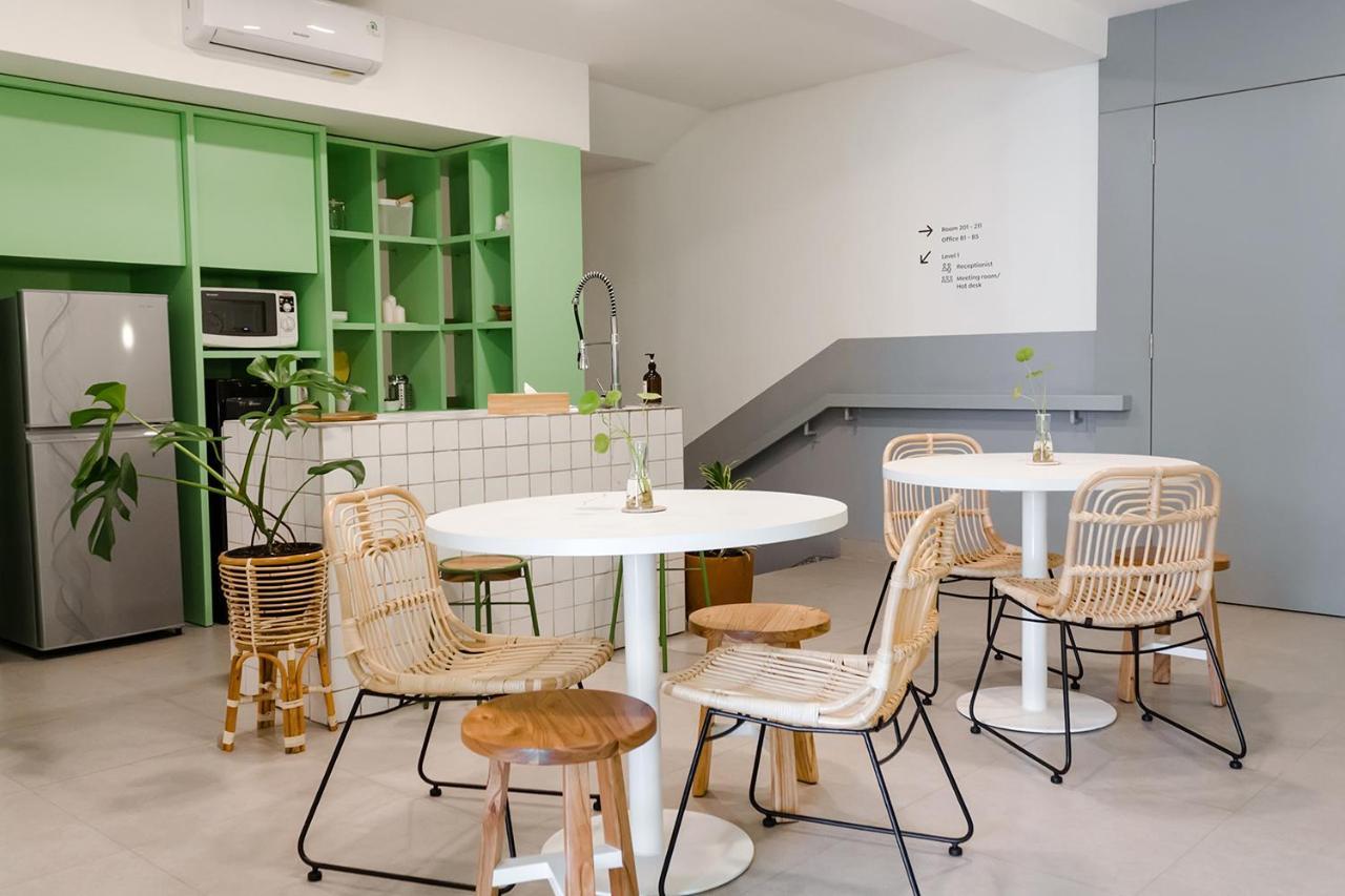 Sanctuary Spaces By Twospaces Jakarta Bagian luar foto